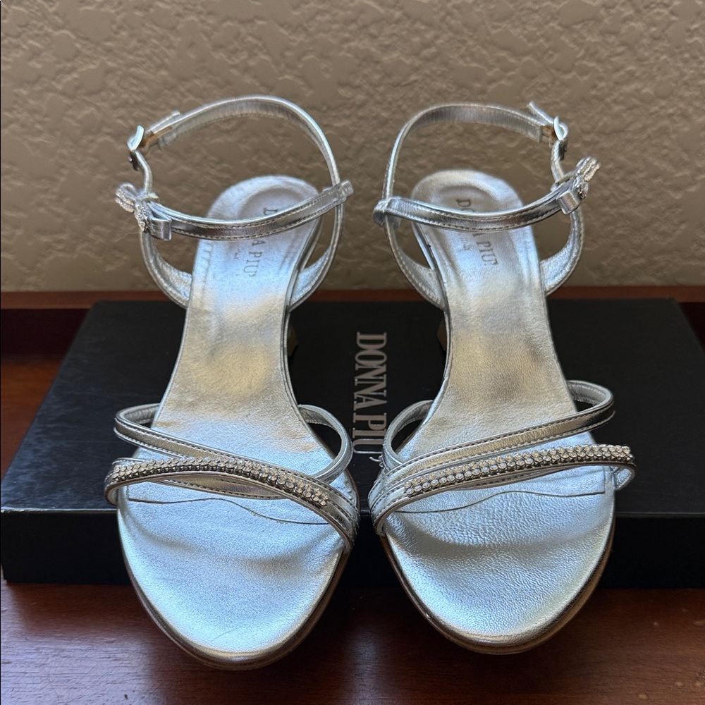 “Donna Piu” Silver Strappy Women's Dress Sandals